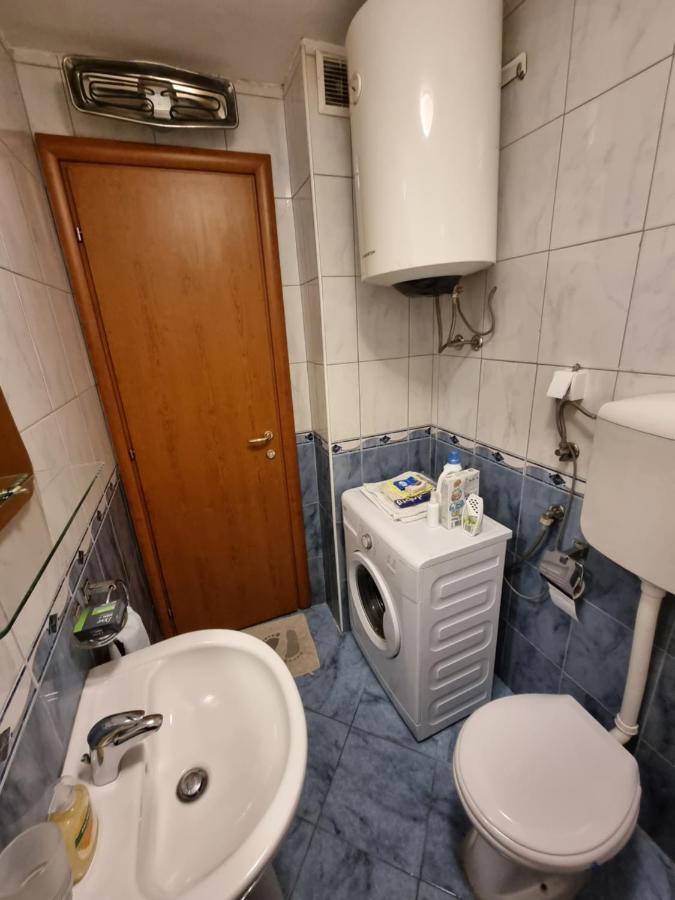 One Bedroom Centre Apartment Подгориця Екстер'єр фото